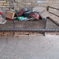 تخت سیمی وقدیمی بسیار محکم