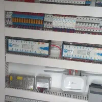 برق‌کاری، دوربین مداربسته، و آنتن مرکزی نصب لوستر