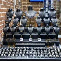 استند طلا دست دوم در حد نو برای ویترین طلافروشی