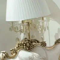 آباژور ایستاده
