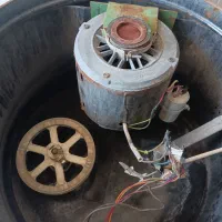 لباسشویی سطلی سالم بدون زنگ زدگی