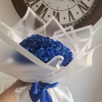 گل رز روبانی با کالابرگ