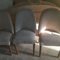 سه عدد صندلی