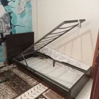 تخت خواب یک‌نفره