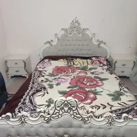 تخت دو نفره و پاتختی