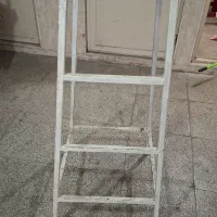 چهارپایه آهنی