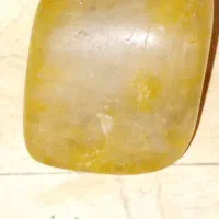یاقوت‌زردکمیاب‌زیبا‌به‌وزن‌۲۴‌گرم