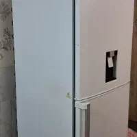 یخچال و فریزر  درحدنو ۲سال خریداری شده