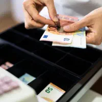 صندوقدار شیفت صبح