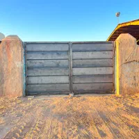 نگهبان کارخانه با خوابگاه