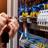 تعمیرات و انجام امور برقی