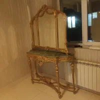 میز و اینه کنسول
