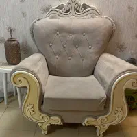 مبلمان به همراه میز
