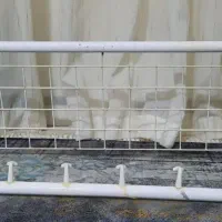 آویز داخل حمام
