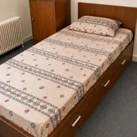 تخت خواب یک نفره هر دو طرف کشو دار