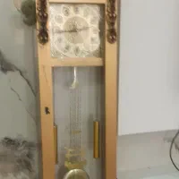 ساعت دیواری و بوفه