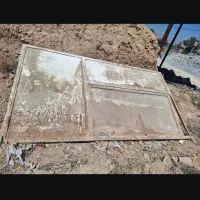 درب آهنی بزرگ باغ ودرب بزرگ گاراژ دوعدد سالم