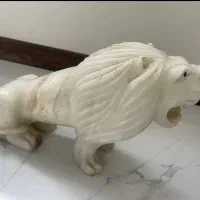 مجسمه شیر سنگی