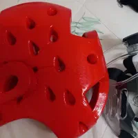 هوگو، دستکش، کلاه به همراه نقاب تکواندو