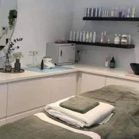 خدمات پوستی با۵۰٪ اف بامولتی برنداکلادوتحت نظرپزشک