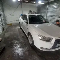 نفر نقاش اتومبیل