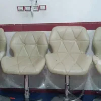 صندلی پایه داره دانه ی