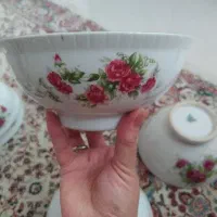 کاسه قدیمی گل سرخی