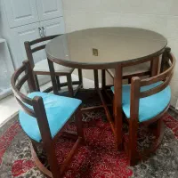 میز ناهارخوری گرد