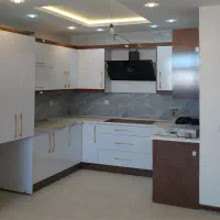 آپارتمان ۷۵‌متری‌ِ نوساز، ۲خوابه، سرویس مُجَزا.