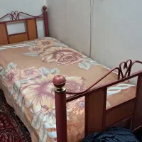 تخت فلزی