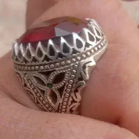 انگشتر نقره یاقوت