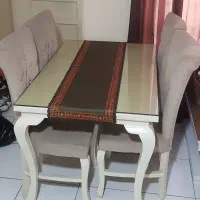 میز ناهارخوری ۴ نفره به همراه ۴ عدد صندلی در حد نو