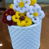 گلدان و گل های زیبا و دست ساز
