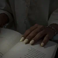 کاشت ناخن رایگان