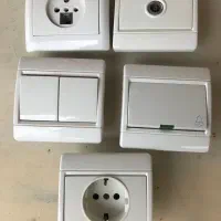 تعدادی کلید و پریز دلند