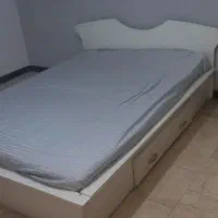 تخت خواب و عسلی