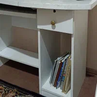 میز کامپیوتر جادار سفید و مناسب مطالعه،کار و طراحی