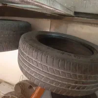 یک جفت لاستیک ۱۵ کویر و یک عدد چراغ مدرن سمت شاگرد