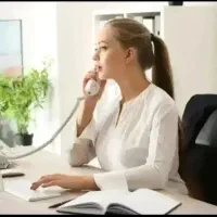 منشی املاک، خانم