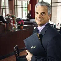 استخدام مدیر رستوران حرفه ای