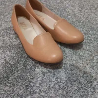 کتونی زنانه ۴۰۰   کفش مجلسی ۵۰۰