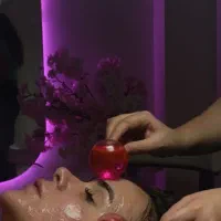 فشیال صورت وی آی پی درمان جوش لک/رفع تیرگی بدن