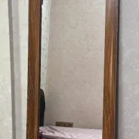 آینه قدی همراه یک‌کشو