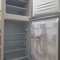 یخچال ایسکول