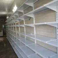 قفسه با فاصله طبقات متغیر،اقلام روی کفی ها