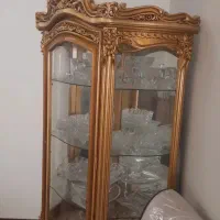 ویترین جنس چوب کاملا سالم ۳درب در۴طبقه