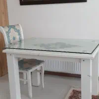 میز ناهار خوری ۴ نفره به همرا یک عدد صندلی