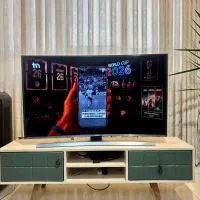 تلوزیون و میز