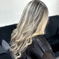 خدمات رنگ ولایت سالن لیلی بابهترین برندکار حرفه ای