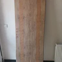سه عدد درب اتاق به رنگ قهوه ای